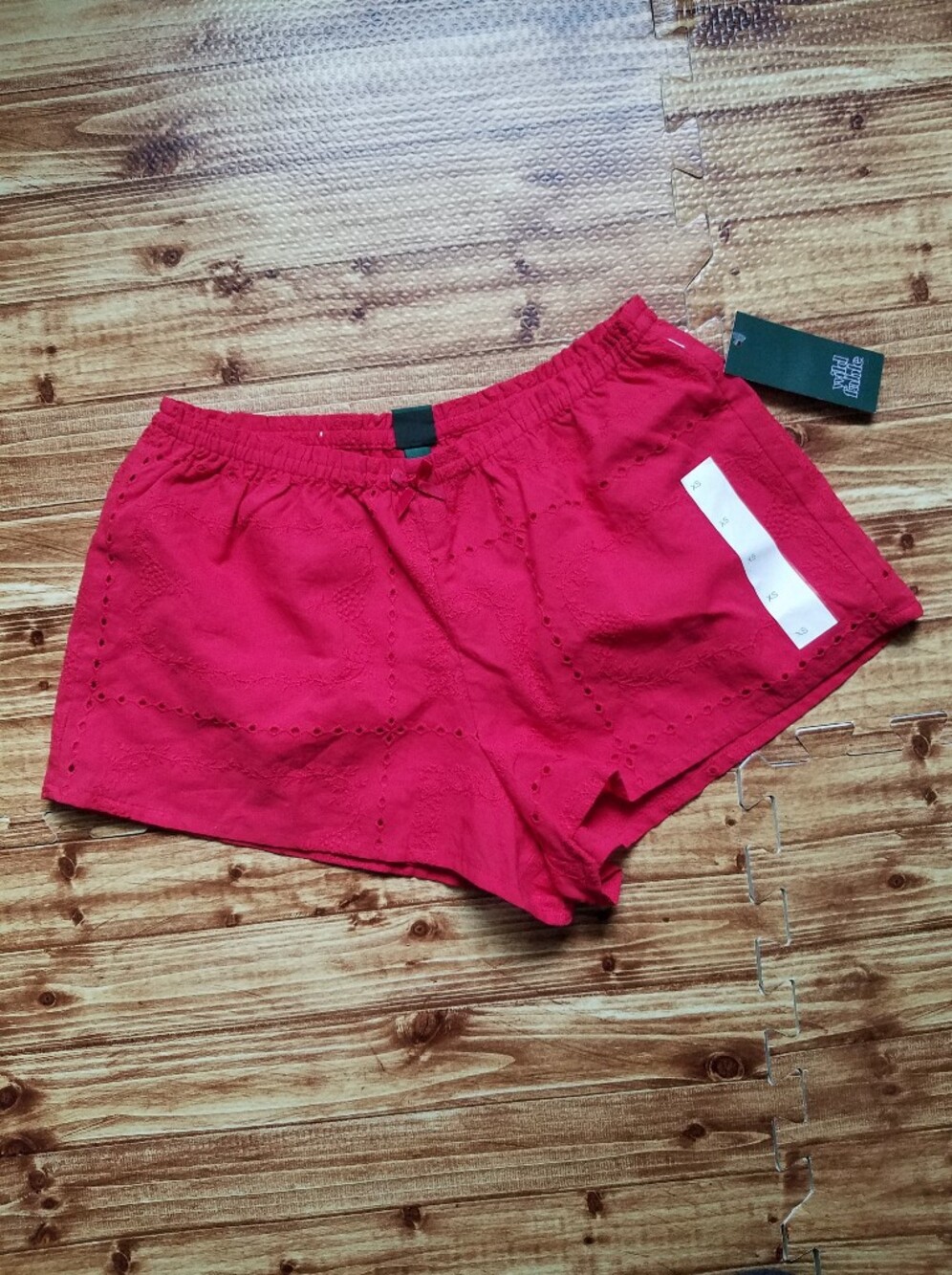 Wild Fable Ruffle Edge Shorts Women’s XS Dark Red Eyelet Mid Rise NWT